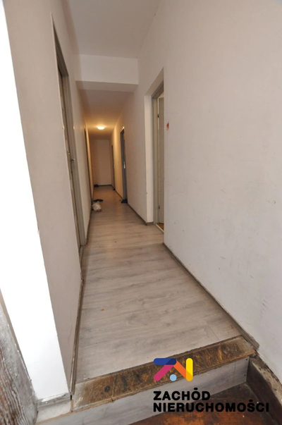 Na sprzedaż budynek wolnostojący o powierzchni 400 m2 usytuowany na działce o powierzchni 1138 m2, zlokalizowany w miejscowości Konotop, gmina Kolsko, powiat nowosolski. Obiekt obecnie wynajmowany pr… - 3