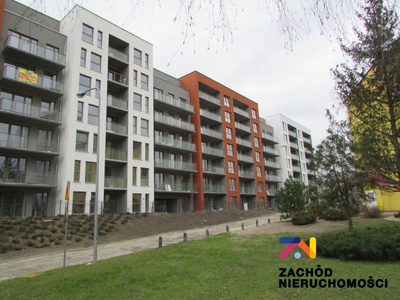 Do wynajęcia miejsce postojowe w hali garażowej nowoczesnego budynku przy ul. Lisiej 12- 14. Wjazd do hali bramą automatyczną zamykaną na pilota. - 2