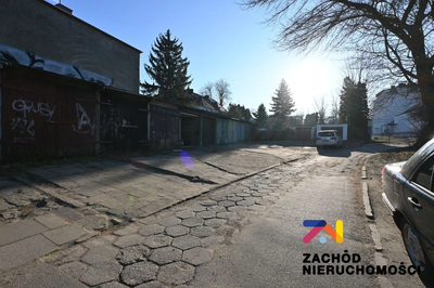 OFERUJEMY PAŃSTWU DO SPRZEDAŻY MUROWANY GARAŻ O POW. 14,20 M2 położony w centrum w pobliżu dworca PKS. - 2