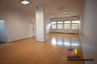 Oferujemy na sprzedaż lokal usługowy o powierzchni 136m2 zlokalizowany przy Alei Woj. Polskiego w kompleksie lokali w słynnym zielonogórskim MROWISKU. - 3