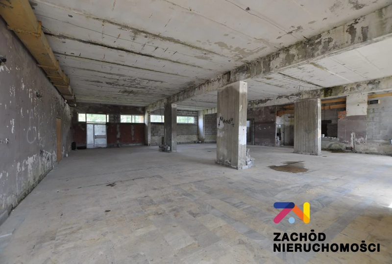 Do wynajęcia hala magazynowa o powierzchni ok. 600m2 położona w Gminie Nowogród Bobrzański. Hala posiada rampę oraz 2 wejścia przez bramę 2,70m szerokość x 2,60m wysokość. oraz 1,4m szerokość x 2,5m… - 150970227-1l.jpg
