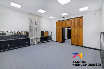 Mamy przyjemność zaprezentować Państwu lokal użytkowy w samym centrum miasta przy ul.  Generała Władysława Sikorskiego 9. - 4