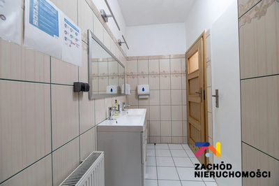 OFERUJEMY PAŃSTWU DO WYNAJĘCIA OBIEKT HANDLOWO-BIUROWO-USŁUGOWY Z WINDĄ USYTUOWANY W CENTRUM MIASTA. - 3