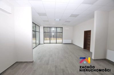 Do wynajęcia obiekt biurowy do wynajęcia o powierzchni 335 m2 usytuowane na 2 poziomach po 167,5 m2 na każdej kondygnacji. Obiekt murowany przylegający do hali magazynowej.