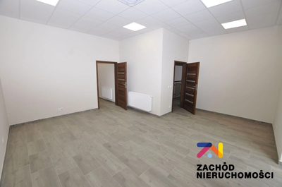 Do wynajęcia obiekt biurowy do wynajęcia o powierzchni 335 m2 usytuowane na 2 poziomach po 167,5 m2 na każdej kondygnacji. Obiekt murowany przylegający do hali magazynowej. - 2