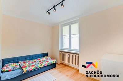 Do wynajęcia lokal użytkowy w sąsiedztwie szpitala o łącznej powierzchni 117,30 m2 na I piętrze zabytkowej kamienicy, w której znajduje się przychodnia, gabinety fizjoterapii, apteka. - 5