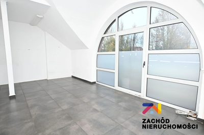 Do wynajęcia atrakcyjny lokal użytkowy położony na pierwszym piętrze przy ul. Wrocławskiej - jednej z głównych ulic Zielonej Góry.
