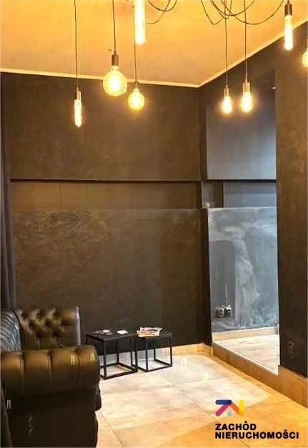Lokal do wynajęcia położony na parterze w centrum miasta. - 165240227-1l.jpg