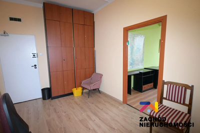 Do wynajęcia pomieszczenie biurowe składające się z dwóch pokoi o łącznej powierzchni 24m2. Każdy pokój po 12m2. - 3