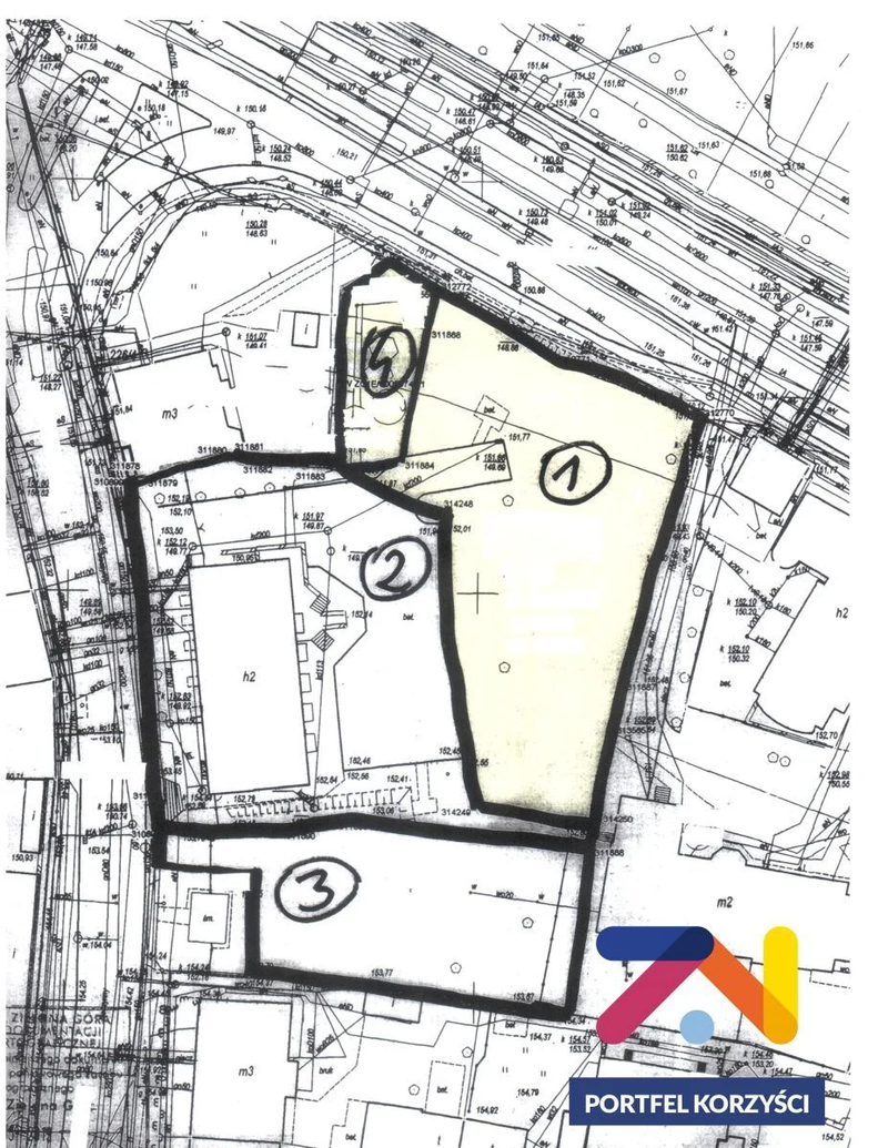 Oferujemy do sprzedaży bardzo atrakcyjną działkę budowlaną o powierzchni 1660 m2 zlokalizowaną przy jednej z najbardziej ruchliwych głównych ulic miasta. Teren posiada wszystkie media. - 89770227-1l.jpg