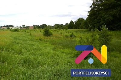 Nieruchomość niezabudowana o łącznej powierzchni 4300m2, z przeznaczeniem w miejscowym planie zagospodarowania pod usługi komercyjne. Działka zlokalizowana jest pomiędzy Zieloną Górą a Nowa Solą z be…