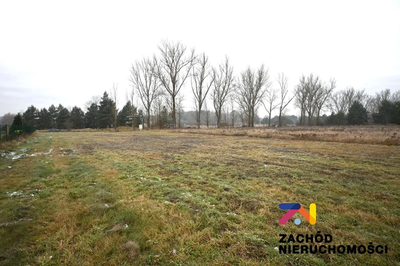 Przedstawiamy Państwu atrakcyjną ofertę działki budowlanej położonej w malowniczej miejscowości Zabór, zaledwie 17 km od Zielonej Góry.