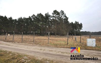 MAM PRZYJEMNOŚĆ ZAPREZENTOWAĆ PAŃSTWU NA SPRZEDAŻ DZIAŁKĘ BUDOWLANĄ NIEZABUDOWANĄ, USYTUOWANĄ W BRONKOWIE.