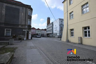 Na sprzedaż unikalna działka w samym sercu Kożuchowa!  Ta wyjątkowa oferta obejmuje dwie przyległe nieruchomości o numerach 488/4 i 488/5 i powierzchni 252m2.