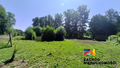 Oferujemy na sprzedaż działkę budowlaną w Barcikowicach Małych o pow. 9646m2 zlokalizowaną 14 km od centrum Zielonej Góry.