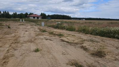 Do kupna wyjątkowa  działka budowlana z widokiem na jezioro Strykowskie,  położona na nowym, kameralnym osiedlu domów jednorodzinnych  w Sapowicach, przy ulicy Jeżynowej. Teren idealny dla miłośników… - 5