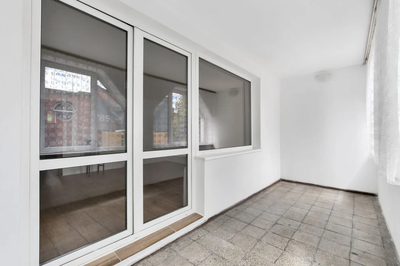 Klimatyczne, słoneczny salon, wielka loggia - 4