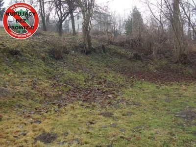 Do sprzedania działka o powierzchni 12a z domkiem do zamieszkania. Działka znajduje się w centrum miejscowości Krzczonów. Na posesji wzniesiony jest dom.Może on być dalej rozbudowywany lub rozebrany…