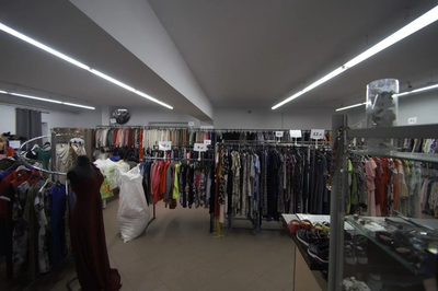 Budynek usługowo-handlowy, Trawniki centrum - 2