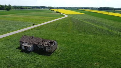 Działka 6462 z widokiem na muzeum w Czarnolesie - 3