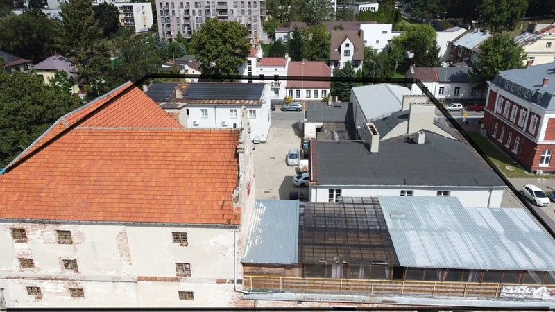 Kompleks budynków przy ul. 6 Sierpnia w Puławach.. - 108592972.jpg