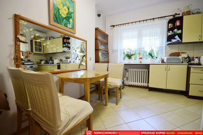 Zadbany dom do zamieszkania, ładna działka. - 4