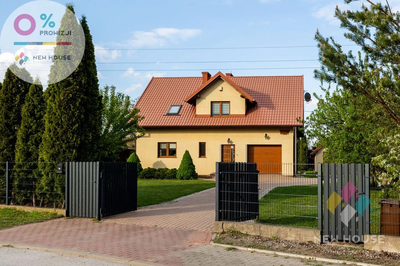 Dom gotowy do zamieszkania w otoczeniu jezior