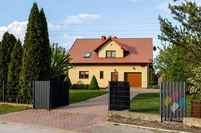 Dom gotowy do zamieszkania w otoczeniu jezior