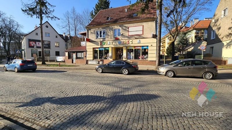 Lokal na sprzedaż-witryna-parter-duży ciąg pieszy - 104897799.jpg