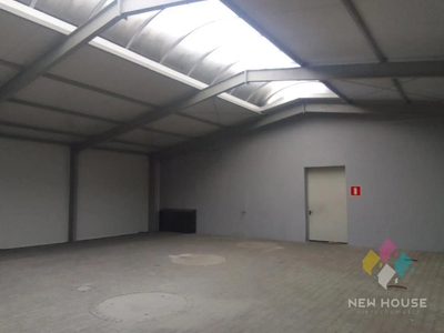 Hala do wynajęcia 200m2 przy S51 na Warszawę - 5