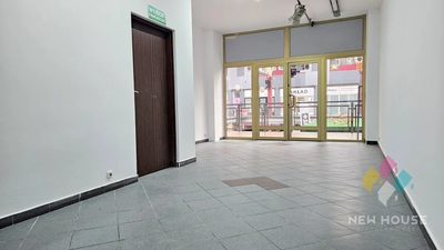 30 m2, pod działalność handlową, usług. - 3