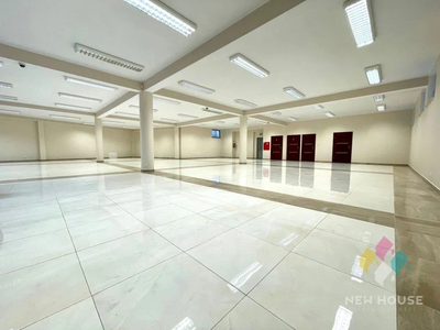 Lokal użytkowy w centrum Jarot - 3