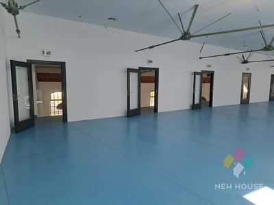 Loft usługowo-biurowy z parkingiem - Koszary Park - 5