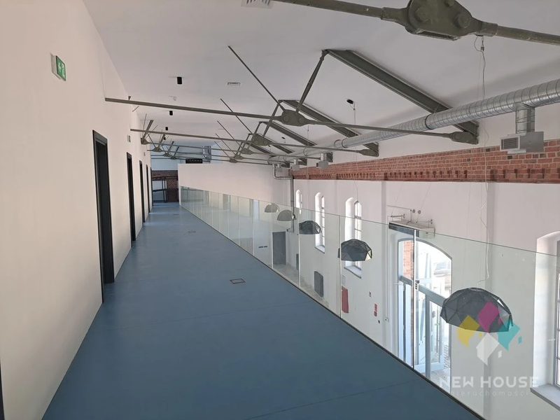Loft usługowo-biurowy z parkingiem - Koszary Park - 110177094.jpg
