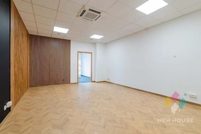 Śródmieście, lokal na parterze, 200 m2, witryna - 4