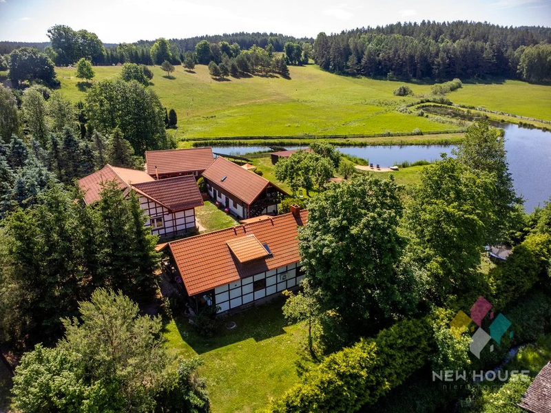 Siedlisko z prywatnym akwenem wodnym i plażą - 113381362.jpg