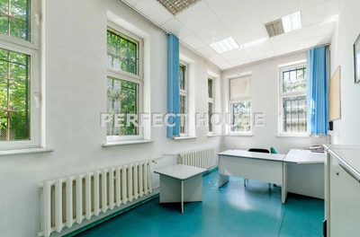 Budynek biurowy w centrum miasta - 3