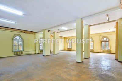 REZERWACJA Biurowiec z parkingiem blisko granicy - 4