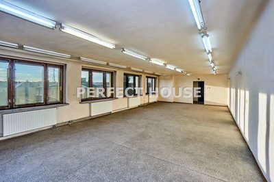 Budynek biurowy o pow. 870 m2 w Ciasnej - 2