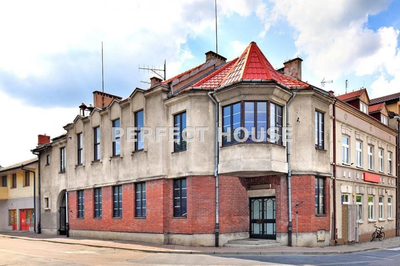 Budynek usługowo-mieszkalny - 3