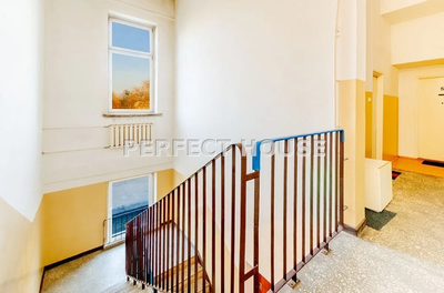 Kompleks biurowy z garażami na dużej działce - 4