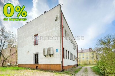 Biurowiec w Pionkach blisko centrum