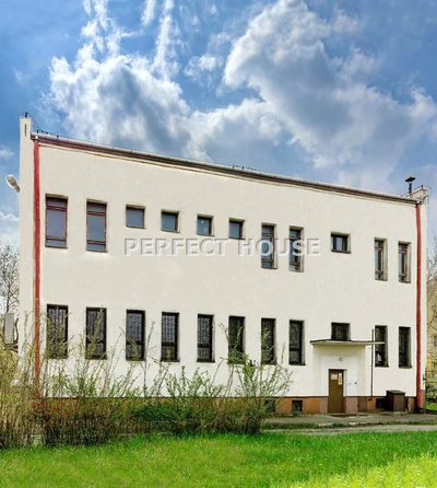 Biurowiec w Pionkach blisko centrum - 2