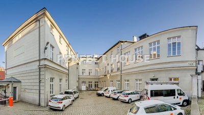 Zielona Góra - biurowiec z parkingiem w centrum - 2