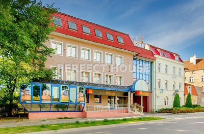 Budynek biurowo-usługowy w centrum miasta - 4