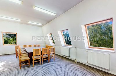 Budynek biurowo-usługowy w centrum miasta - 3