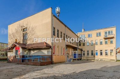 Biurowiec w centrum Gołdapi przy rynku - 2