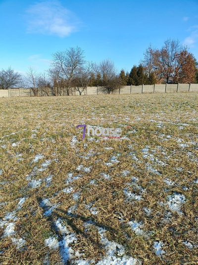 Działka budowlana  z pięknym widokiem 900m2 - 2