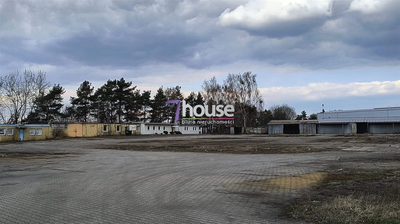 Utwardzony teren Hale 3000 m2, socjal, magazyny.