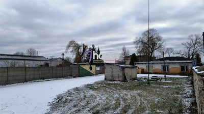 PLAC Z BUDYNKIEM POD STACJĘ BENZYNOWĄ